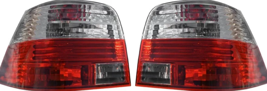 Baklampor Röd/Klarglas VW Golf MK4