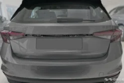 Dekorlist baklucka Skoda Fabia IV 2021– Blank Svart