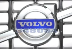 Grill R-Design Volvo V70 III 2008-2013 För bilar med Kollisionsvarnare