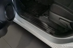 Instegslister i Borstad Svart Stål Toyota Hilux VIII 2020->