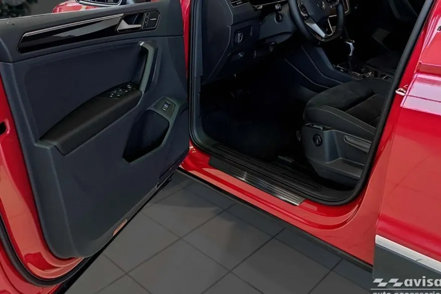 Instegslister i Borstad Svart Stål VW Tiguan II 2015-2024