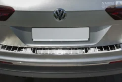 Lastskydd Rostfri Blank Metall Volkswagen Tiguan II 2015-2024