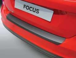 Lastskydd Svart Ford Focus III Hatchback 8.2014-8.2018