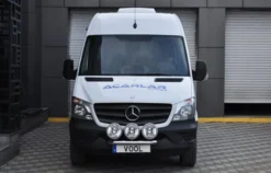 Modellanpassad Voolbar Ljusbåge till Mercedes Sprinter 2014- Fästen för 2 extraljus