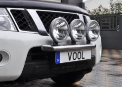 Modellanpassad Voolbar Ljusbåge till Nissan Navara D40 (King Cab) 2010-2015 Fästen för 2 extraljus