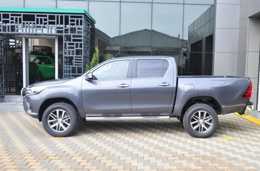 SIDORÖR 76MM - Med instegslister - Toyota Hilux 2016-