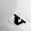 Svart Volvo emblem baklucka 550x25mm – Original Black Edition